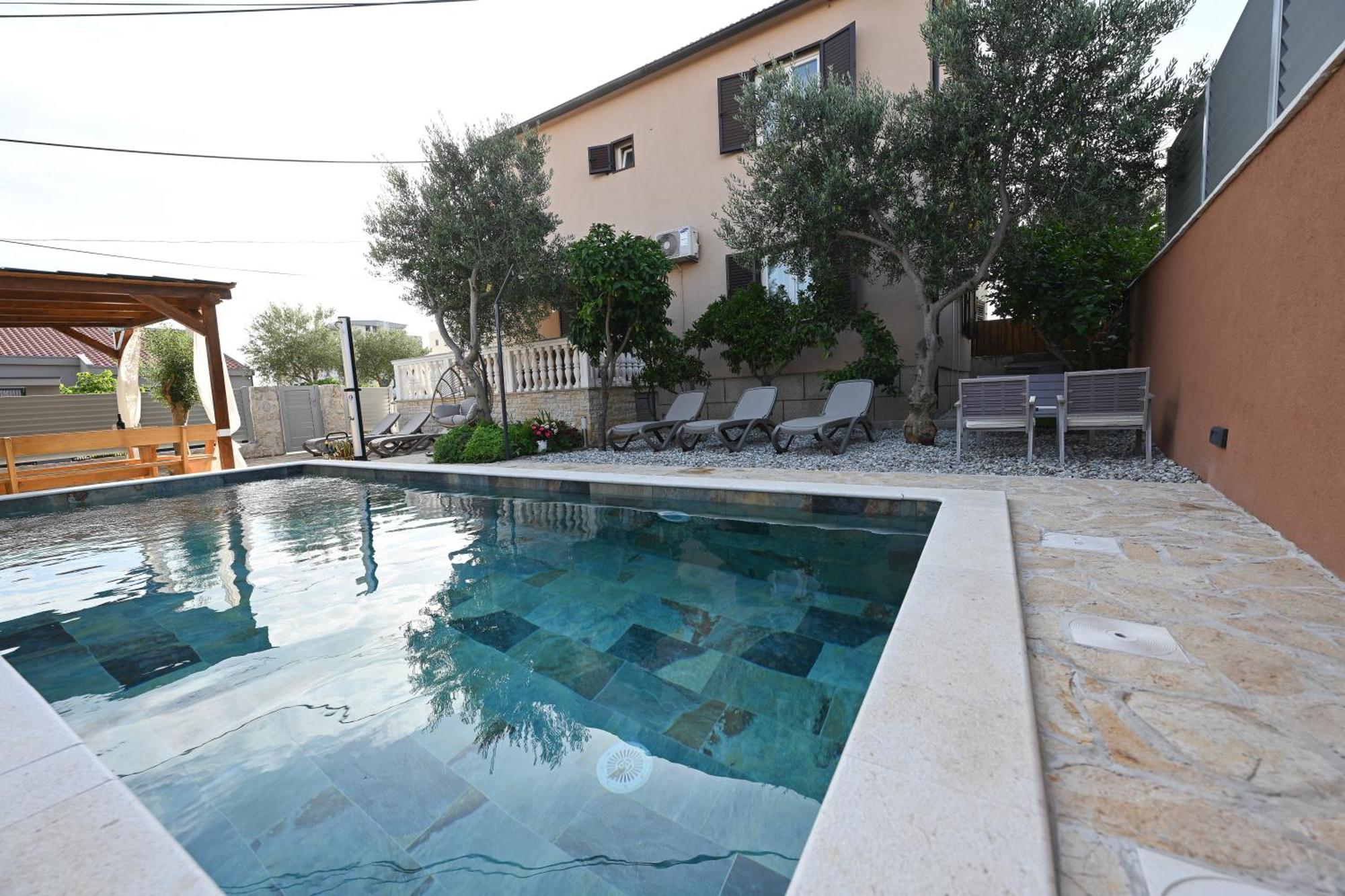 Brane With Swimming Pool Zadar