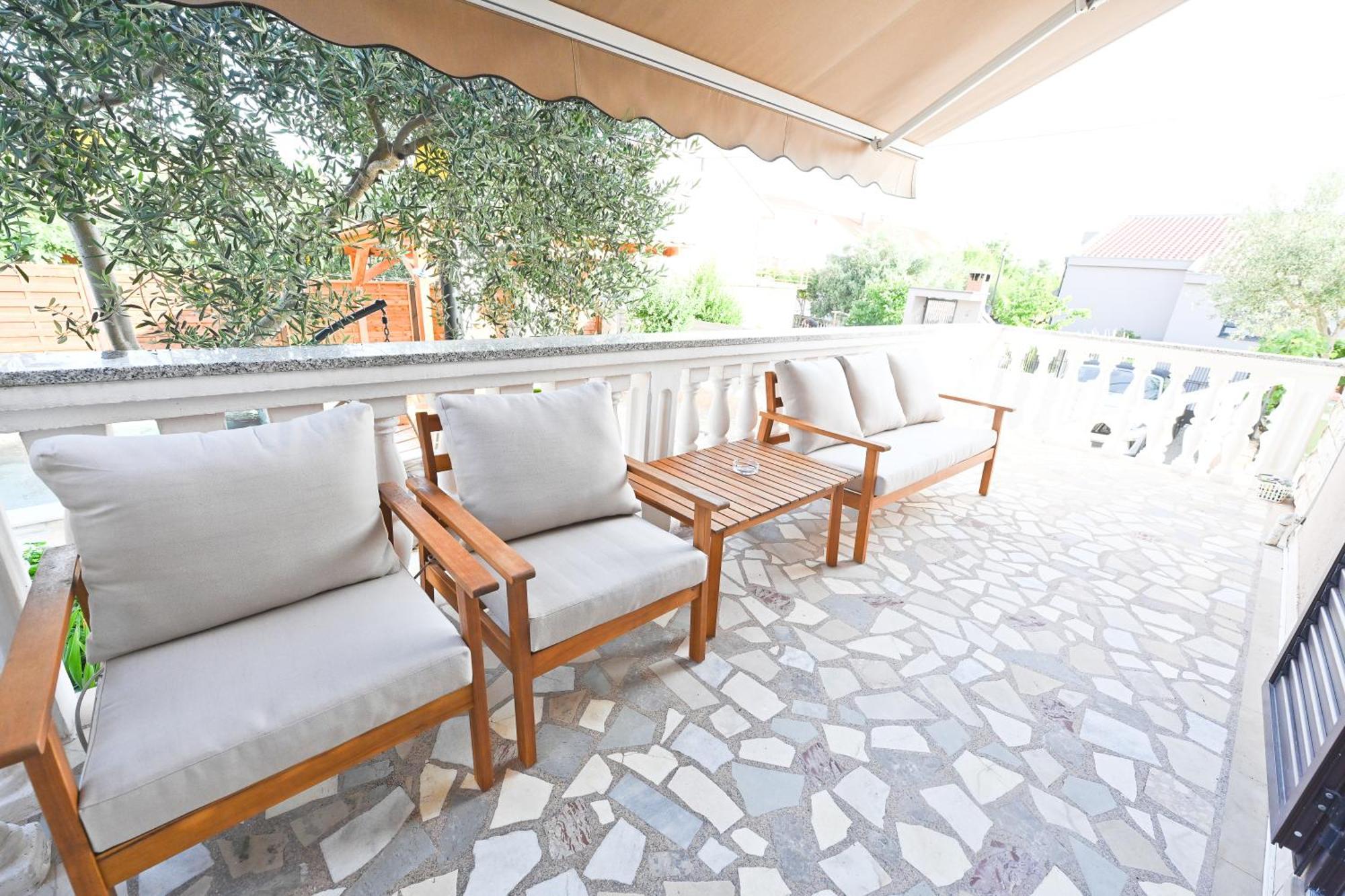 Brane With Swimming Pool Apartment *