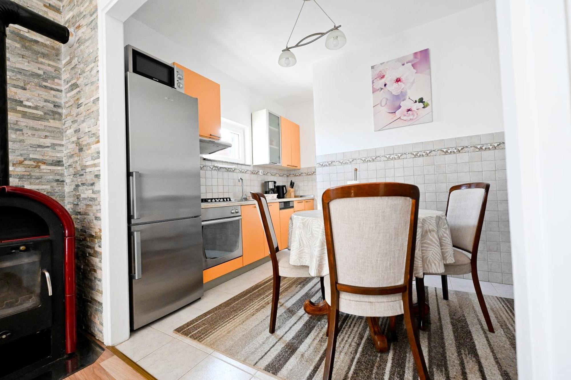 Brane With Swimming Pool Apartment