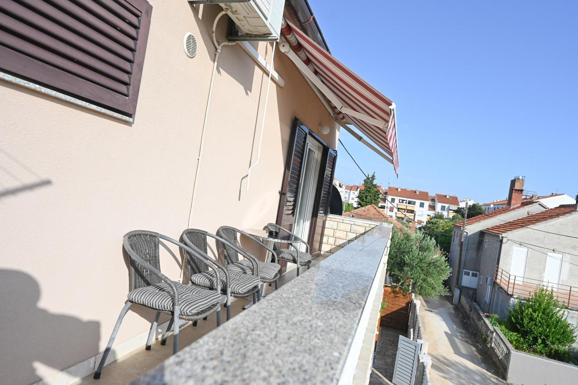 Brane With Swimming Pool Zadar