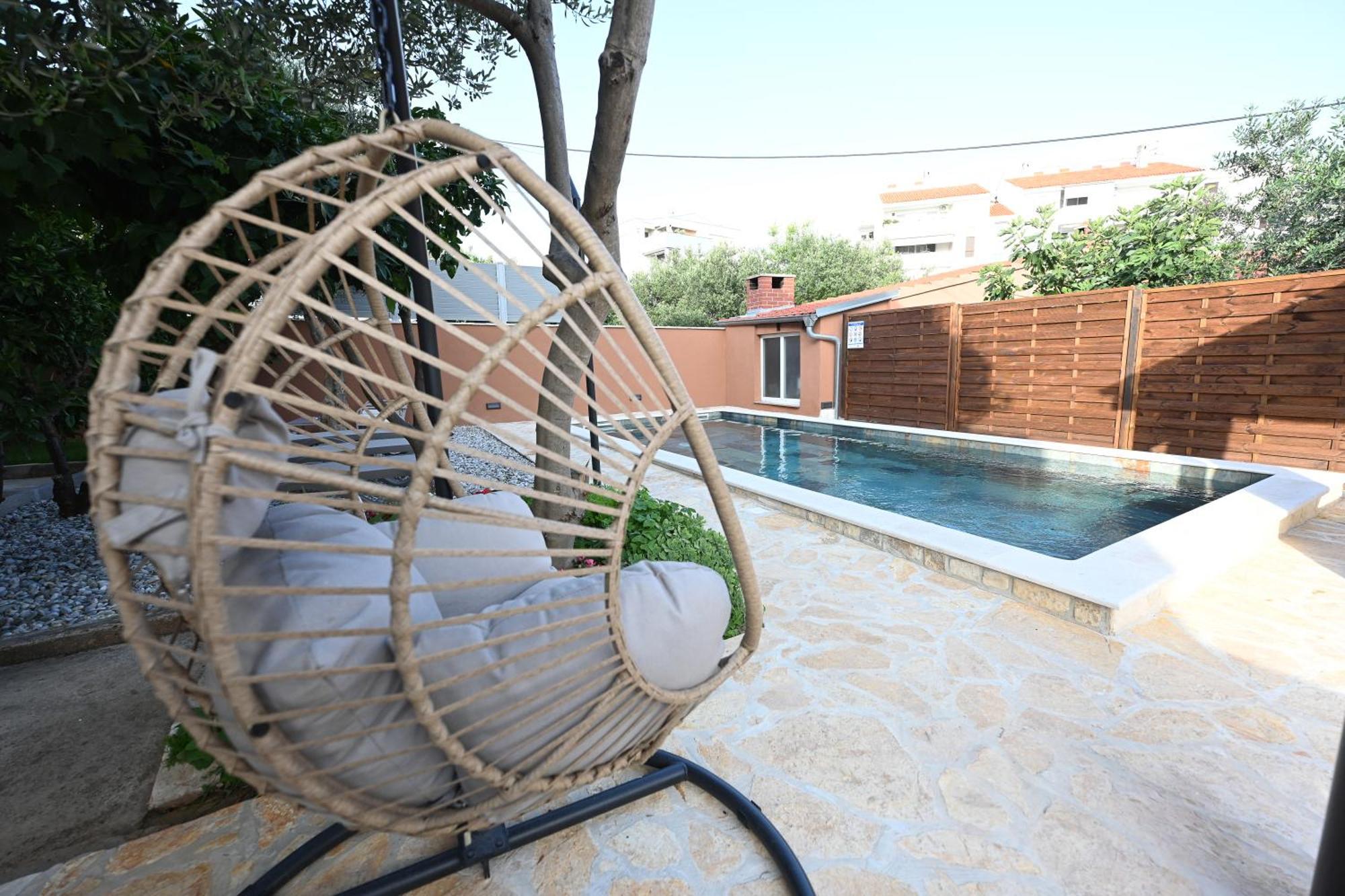 Brane With Swimming Pool Apartment Zadar