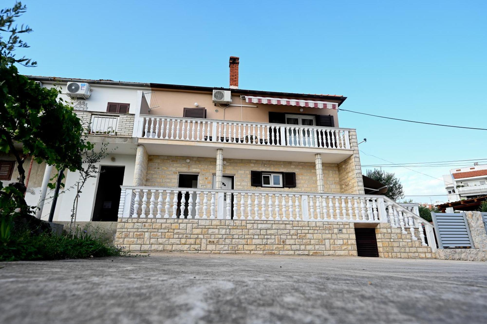 Brane With Swimming Pool