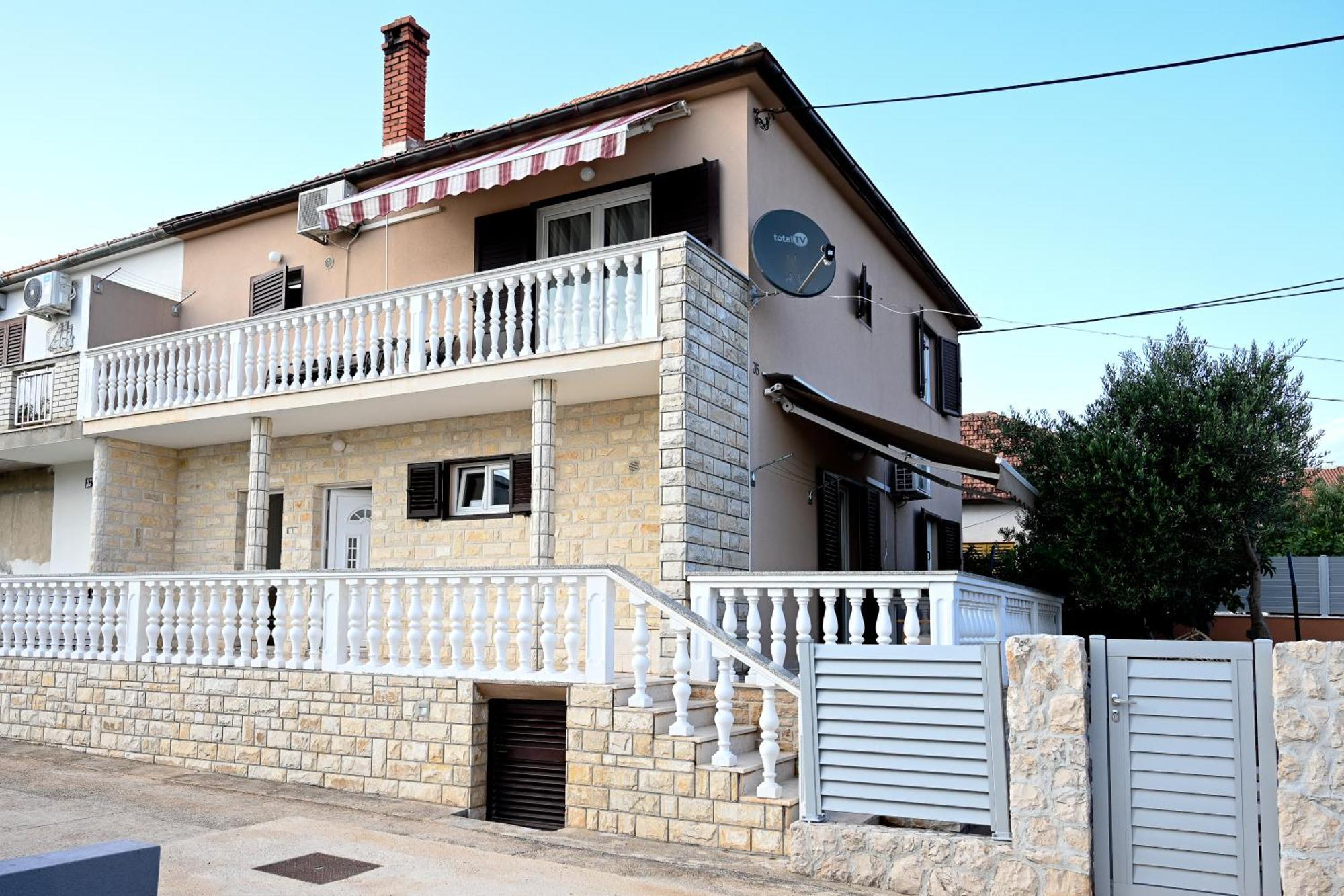 Apartment Brane With Swimming Pool